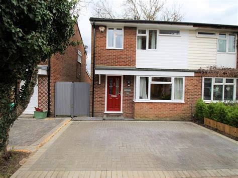 3 Bed Semi Detached House For Sale In Albury Gardens Calcot Reading