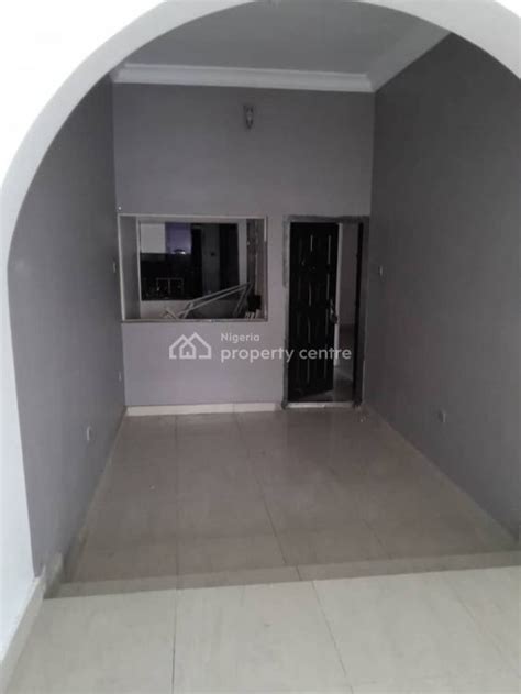 For Rent Renovated Spacious Bedroom Duplex Cubicle Shower Kitchen