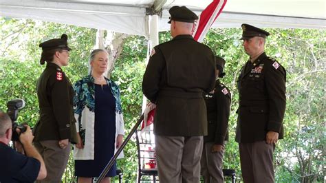 Female Colonel Takes Over Command Of U S Army Corps Of Engineers