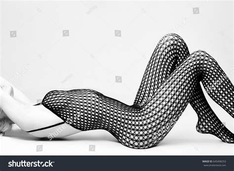 Photo De Stock Femme Nue Blonde En Lingerie Sexy Shutterstock