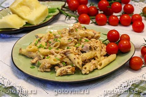 Макароны с соусом из сметаны и копченой рыбы. Рецепт с фото