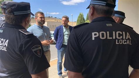 La Policía Local De Cáceres Estrena Uniforme En El Que Predomina El