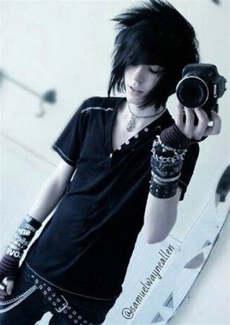 Pin by Alondra on Guardado rápido Hot emo guys Emo boys Cute emo guys