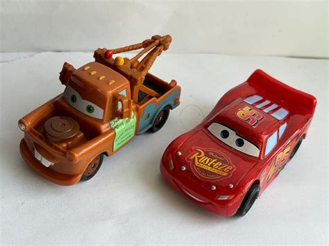 Se produkter som liknar Leksaker Disney Cars Bilar Pi på Tradera