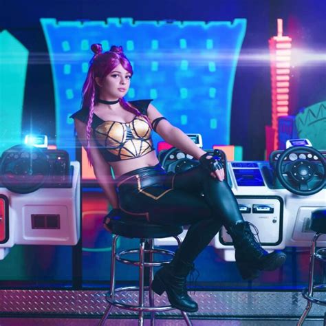 7 Hot Sexy Oki Allyson Bikini Pics