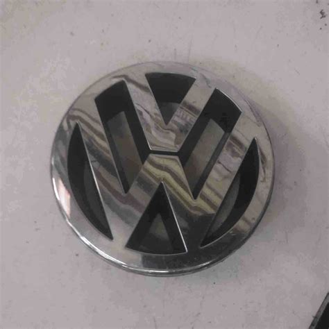 Volkswagen Golf MK5 2003 2009 Front Badge Emblem Store Used