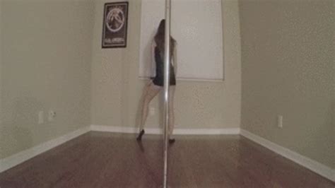 Lelu Love Cum Inside Let S Play Naked Lap Dance Handjob