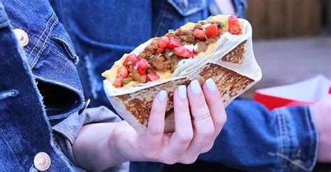 Flamin Hot Cheetos Crunchwrap Supremes PS Food