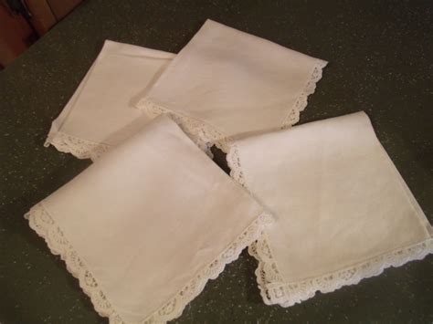 Vintag Lace Trimmed Napkins Crisp White Set Of 4 Excellent