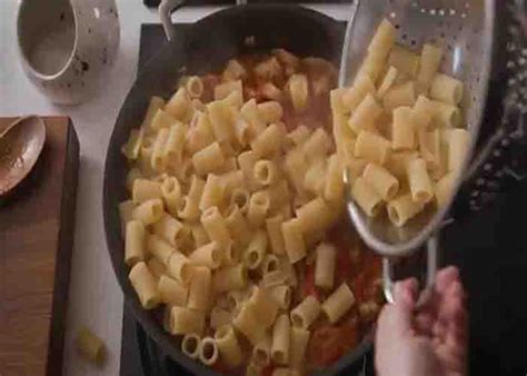 Tuscan Chicken Pasta Recipe - DIY Joy