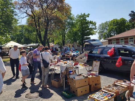 Kunst Antik und Trödelmarkt Galopprennbahn Dresden