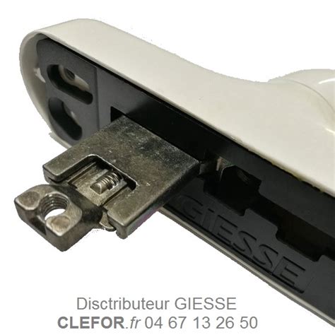 Poignée GIESSE réversible fenêtre ou porte fenêtre OF 1 fourche