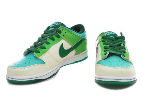 Glow In The Dark Shoes: Nike Dunks Low Glow In The Dark SB Shoes Green ...