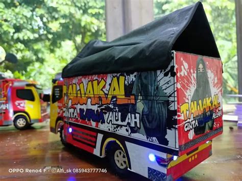 Miniatur Truk Tawakal Varian Lampu Dan Terpal Dijamin Oleng Parah Dan