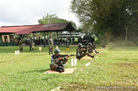 Pelihara Kemampuan Tempur Prajurit Kodim Hst Latihan Menembak