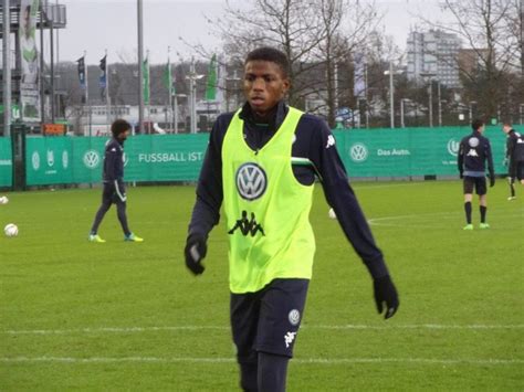 Osimhen Returns To Wolfsburg Training After Injury Trending News