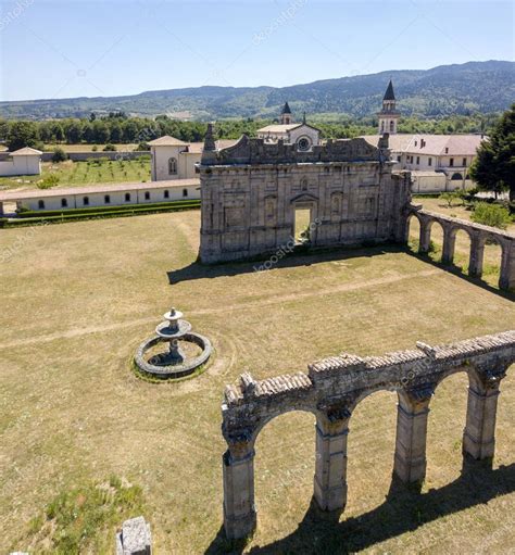 Vista Aérea De La Certosa Di Serra San Bruno Monasterio Certosino