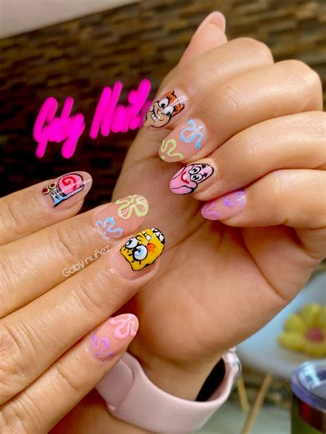 Uñas bob esponja en 2024 Manicura de uñas Uñas con flores Uñas