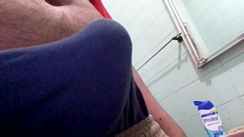 Explodindo de tesão antes de dormir direito a uma gozada gostosa XVIDEOS