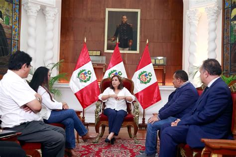 Presidenta Dina Boluarte Sostuvo Reunión Con Congresistas De La Bancada Cambio Democrático