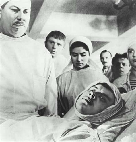 Фото: Летят журавли / Кадр из фильма «Летят журавли» (1957) #2411095