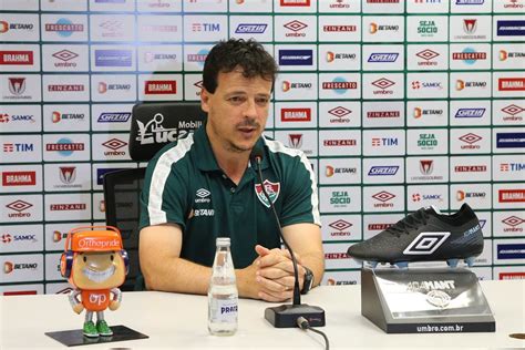 T Cnico Do Fluminense Sai Em Defesa De F Bio Ap S Vaias Da Torcida