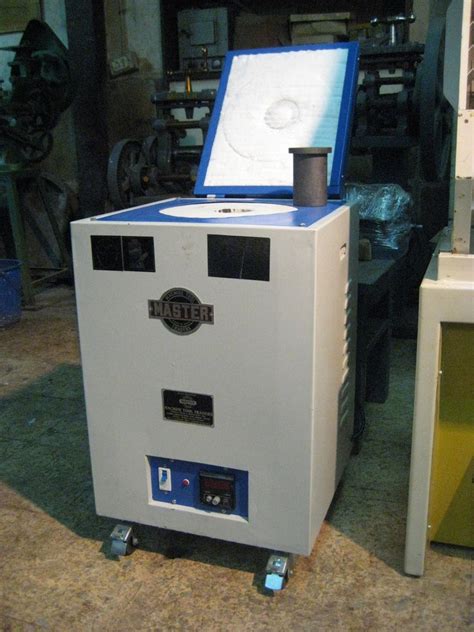 Electric Tilt Silver Melting Furnace Material Loading Capacity T