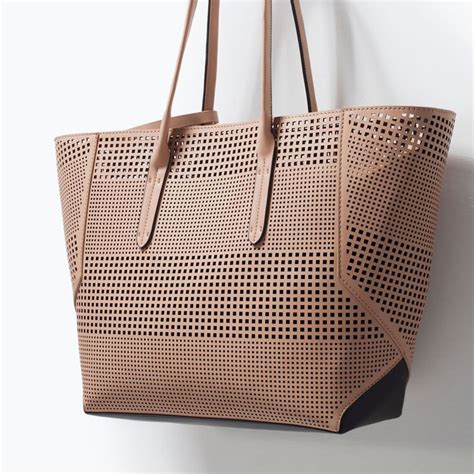 Pin By Waralak Thaikongmun On Bags Bags Nude Tote Bags Zara Bags