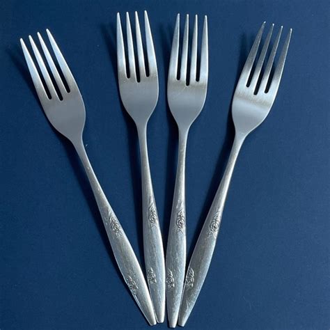 Oneida | Dining | Oneida Stainless Flatware Rose Duet Pattern 4 Dinner ...