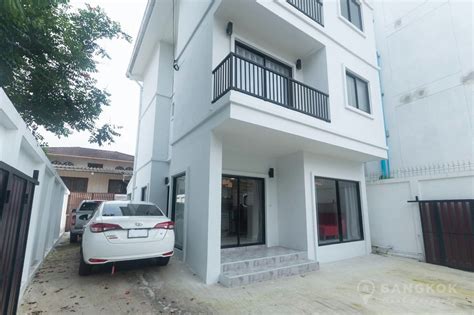 Rent Ekkamai Renovated Detached Bed Home Office Bangkok Real