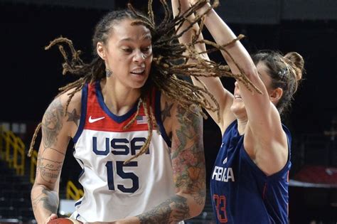 U.S. women's basketball cruises past Serbia to reach gold medal game
