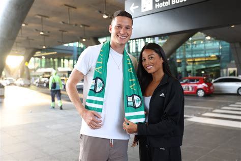 Psg Draxler Est Arriv Doha Arborant Une Charpe D Al Ahli