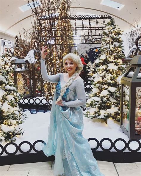 Pin By Lia Russo On Queen Elsa Of Arendelle Ice Dresses Queen Elsa