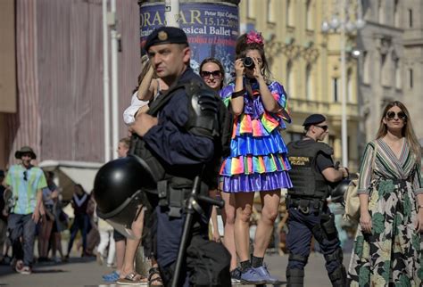 FOTO Podržavate li gay pride Pogledajte slike iz Zagreba Crna hronika BiH