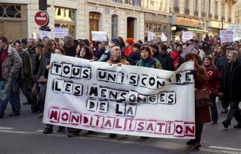 Journée mondiale des indignés Les indignés français peinent à