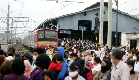 Stasiun Bogor Mengalami Lonjakan Pengguna KRL