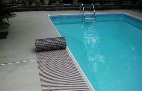 Swimming Pool Mats Dubai | Get Anti-Slip Pool Mats in UAE