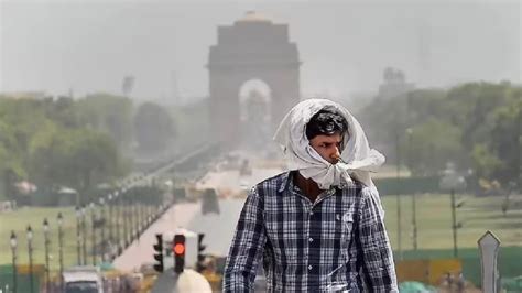 Delhi Weather गर्मी के लिए हो जाएं तैयार दिल्ली में बदलेगा मौसम 40 के पार पहुंचेगा पारा Imd