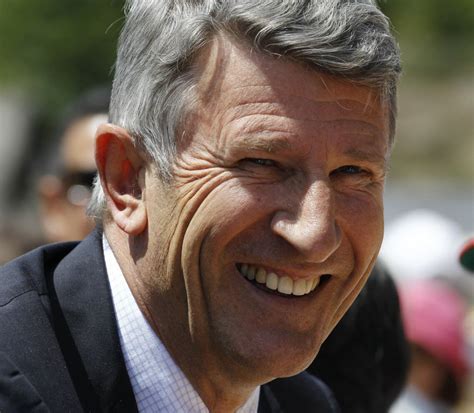 politique philippe de villiers cracheur de feu