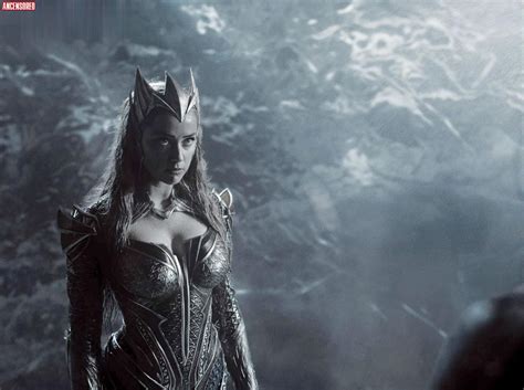 Naked Amber Heard In Zack Snyder S Justice League