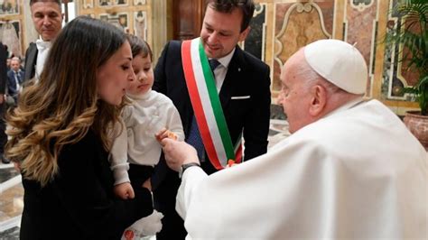 Papa Franjo Ali Za Kulturom Rasipanja I Depopulacije U Italiji