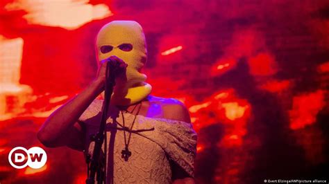 Pussy Riot Lanza Provocador Video Contra La Guerra De Putin Veneportal Noticias En Espa Ol