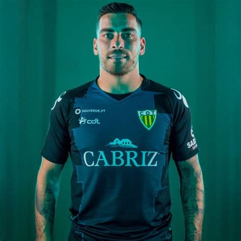 CD Tondela 2020-21 Home Kit