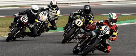 AND THEY’RE OFF! THE 2020 MOTO GUZZI FAST ENDURANCE TROPHY LINES UP AT ...