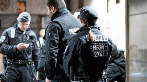 Clans Und Rocker Polizei Stellte Millionen Euro Sicher