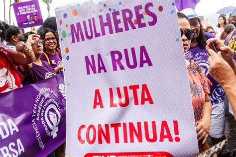 O Que É Ser Feminista Exemplos - Sinais De Protesto Feminista Girl Power Protest Feminist Manifestante