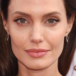 Angelina Jolie Makeup Black Eyeshadow Brown Eyeshadow Nude Lipstick Steal Her Style