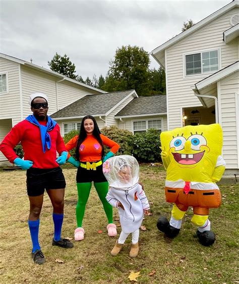 SpongeBob Family Halloween Costume | Family halloween costumes, Family ...