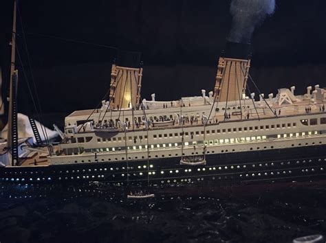 Titanic Sinking Diorama Titanic Model Titanic Ship Titanic