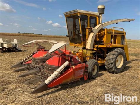 Hesston Field Queen 7650 Self Propelled Forage Harvester W Kemper